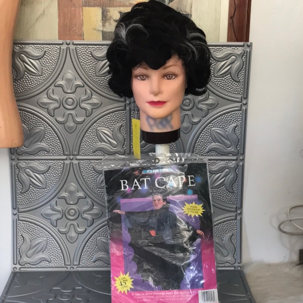 NWT Franco New York adjustable Dracula wig synthetic bonus cape